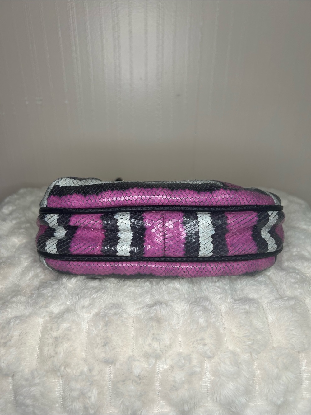 henri bendel Pink Black White Snake skin print Mini Silver Chain Shoulder Bag - Picture 4 of 10